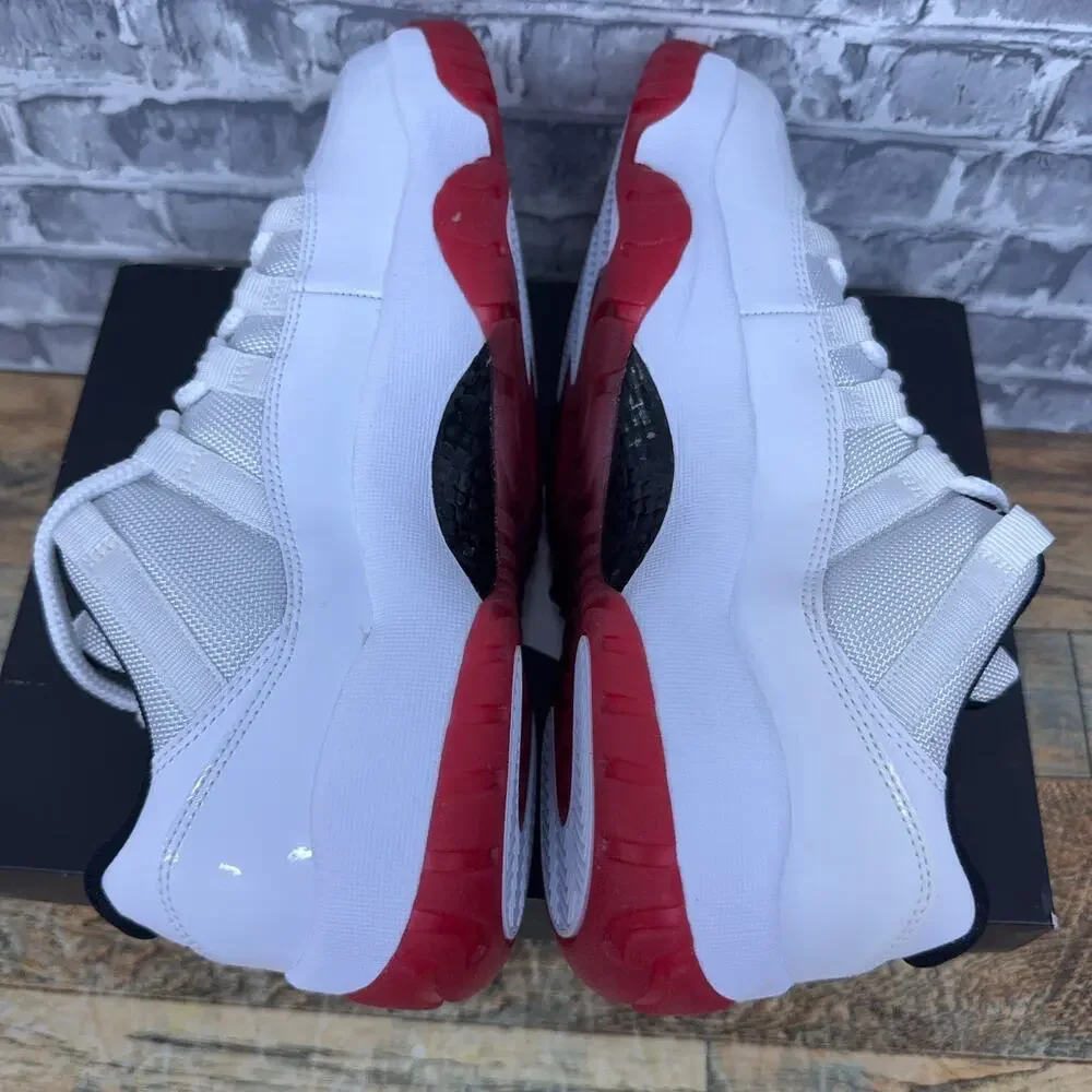 Nike Air Jordan 11 Retro Low White Varsity Red 528895-101 Mens Size 8.5 Rare